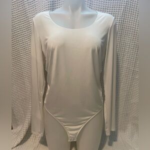 Express Scoop Neck White Everyday Basic Bodysuit Size Large